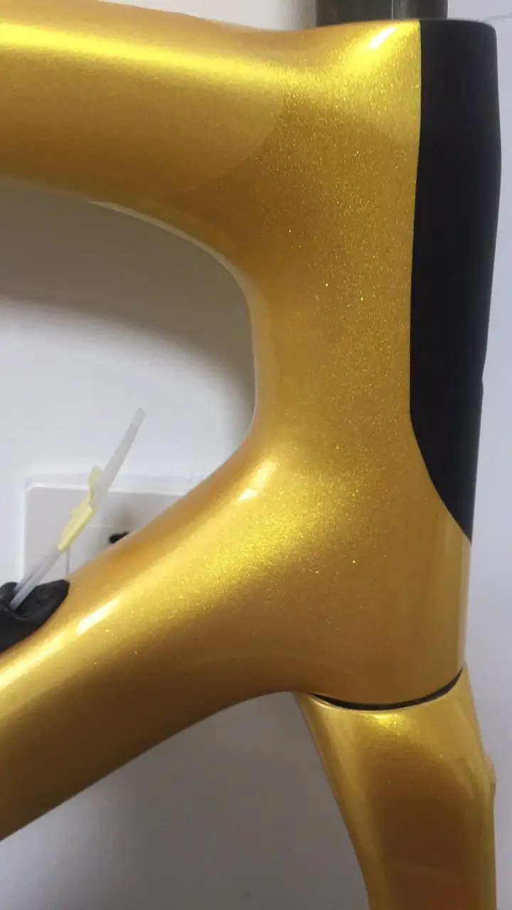 Supper light weight frame only 840g sl6 road bike frame gold black rims brakes bsa/bb30 44-58cm made in china +seatpost+fork
Supper light weight frame only 840g sl6 road bike frame gold black rims brakes bsa/bb30 44-58cm made in china +seatpost+fork