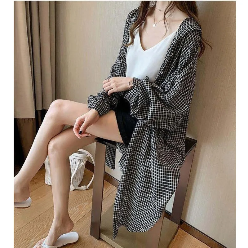 Blouses Women Hooded Mid-Length Loose Plaid Shirt Long Sleeve Thin Coat Vintage Tops Fashion Chic Cardigan Blusas Camisa Chemise
Blouses Women Hooded Mid-Length Loose Plaid Shirt Long Sleeve Thin Coat Vintage Tops Fashion Chic Cardigan Blusas Camisa Chemise