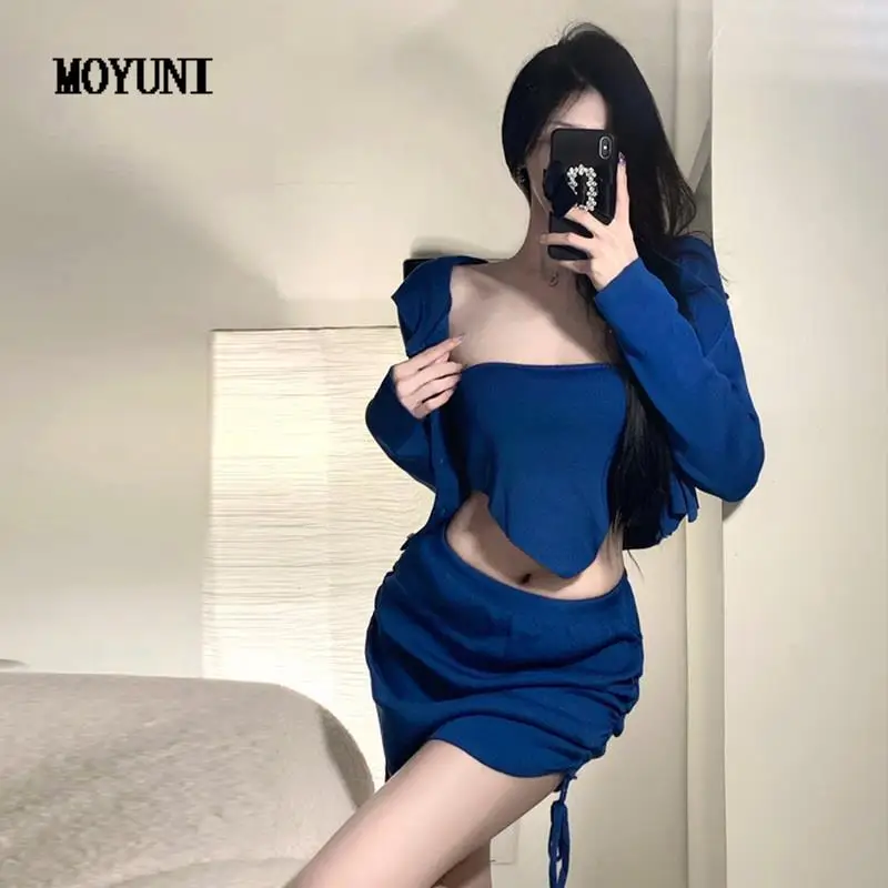 Autumn Irregular Camisole Top Strapless Short Knitted Cardigan Blue Coat Hip Black Pleated Drawstring Skirt Mini Casual Sets
Autumn Irregular Camisole Top Strapless Short Knitted Cardigan Blue Coat Hip Black Pleated Drawstring Skirt Mini Casual Sets