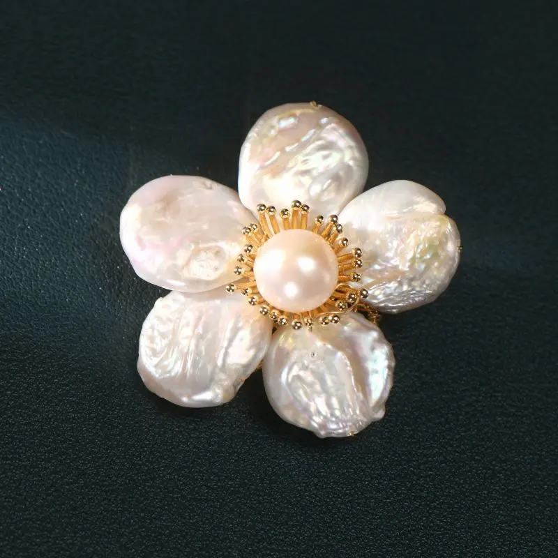 New Flower Women Brooch Elegant Pearl Pins Fashion Female Party Coat Dress Scarf Accessories Jewelry Gift
New Flower Women Brooch Elegant Pearl Pins Fashion Female Party Coat Dress Scarf Accessories Jewelry Gift