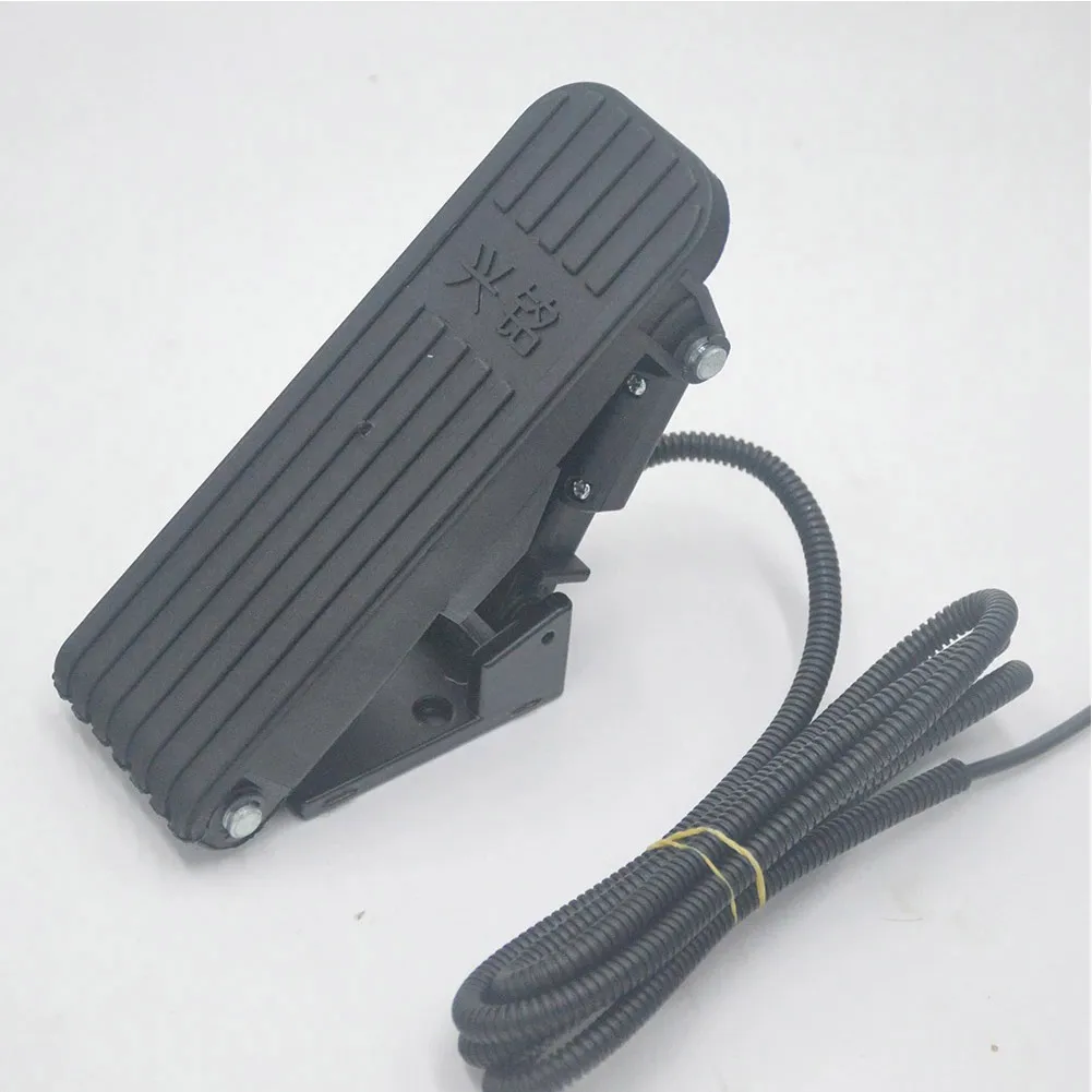 Electric Bicycle Foot Throttle Ebike Go Karts Accelerator Pedal Speed Control One Word Interface Accelerator Pedal 24V-72V
Electric Bicycle Foot Throttle Ebike Go Karts Accelerator Pedal Speed Control One Word Interface Accelerator Pedal 24V-72V