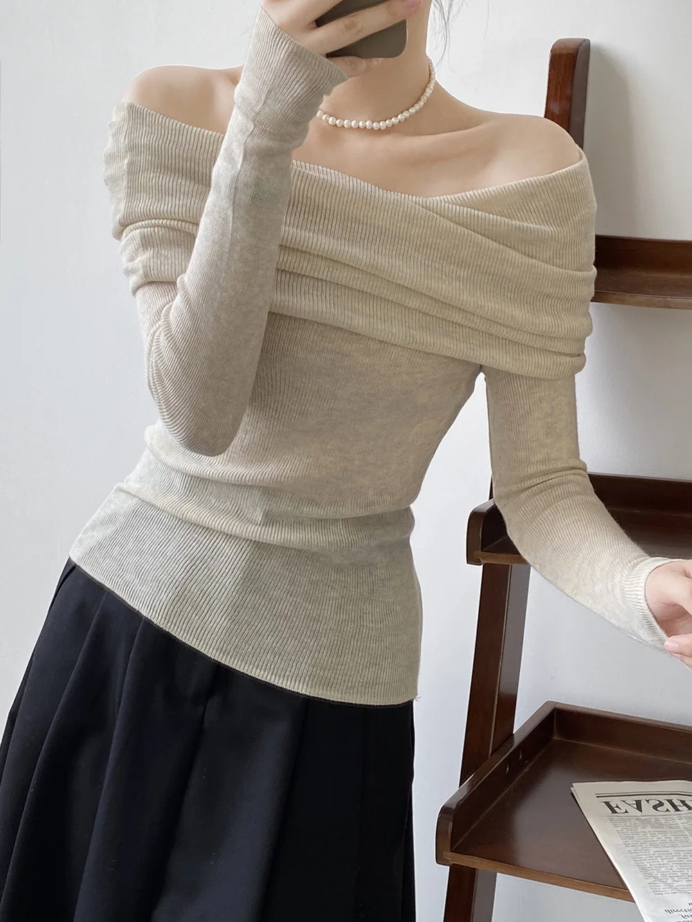 

Мягкий и пушистый приталенный вязаный свитер для женщин, Новинка осени, пуловер с воротником-лодочкой и открытыми плечами, трикотажный топ