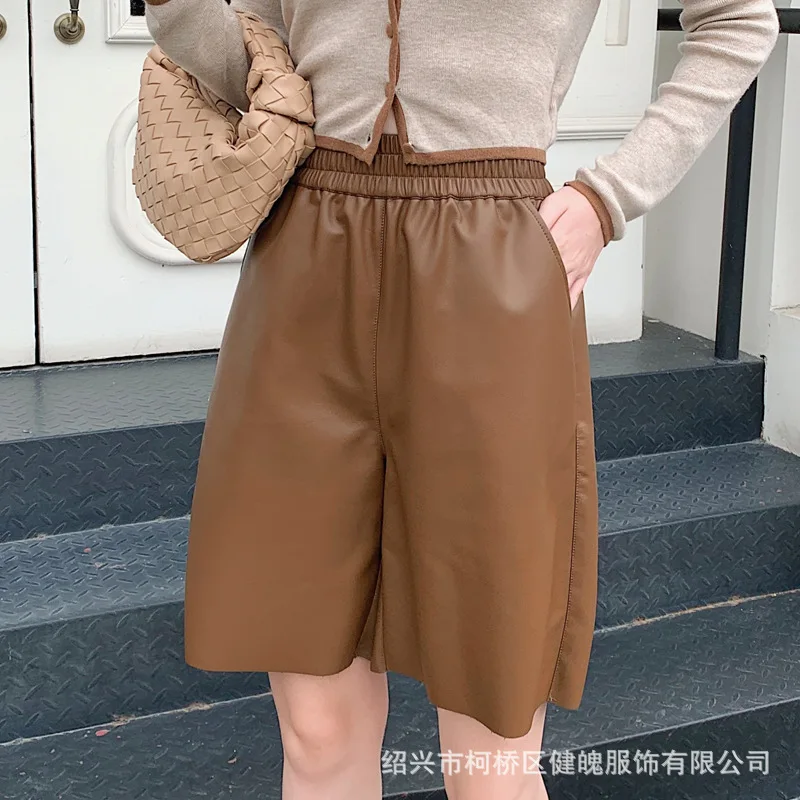 Pu Leather Shorts Women 2022 Spring Summer High Waist Loose Wide Leg Pants Outerwear E Girl Streetwear Casual Sweatshorts
Pu Leather Shorts Women 2022 Spring Summer High Waist Loose Wide Leg Pants Outerwear E Girl Streetwear Casual Sweatshorts