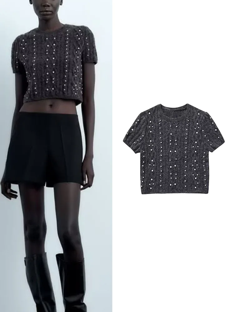 Женский трикотажный свитер с коротким рукавом и круглым вырезом
Женский трикотажный свитер с коротким рукавом и круглым вырезом