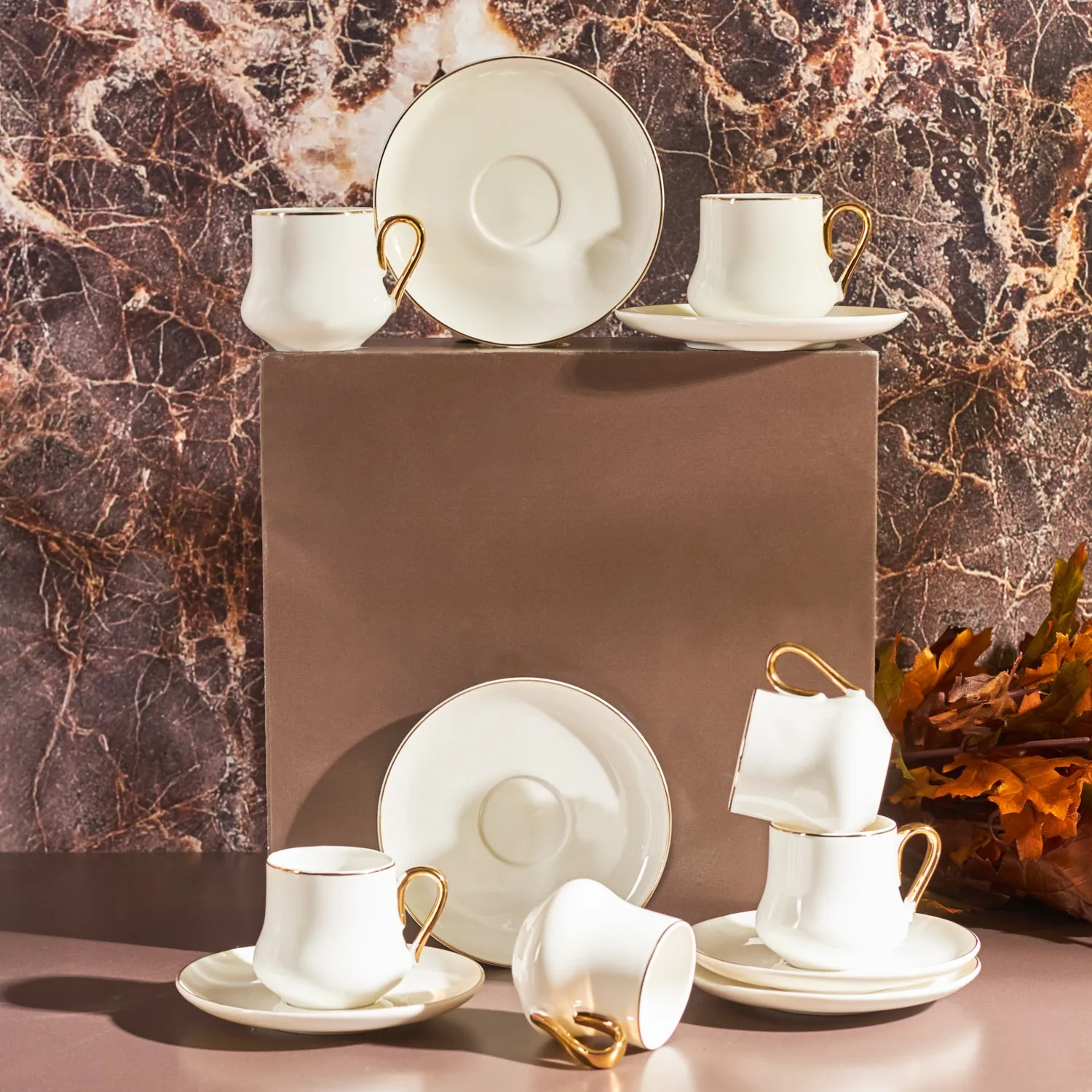 Karaca Helios 6 Personality Coffee Cup Pad Modern Contemporary Style Gold Cream Color Matching Comfortable İçim Bright Classic Noble Appearance
Karaca Helios 6 Personality Coffee Cup Pad Modern Contemporary Style Gold Cream Color Matching Comfortable İçim Bright Classic Noble Appearance