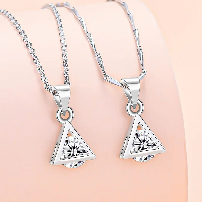 New 2022 Designer Triangle Necklace Zircon Geometric Pendant With Cross Chain Melon Seed Chain
New 2022 Designer Triangle Necklace Zircon Geometric Pendant With Cross Chain Melon Seed Chain