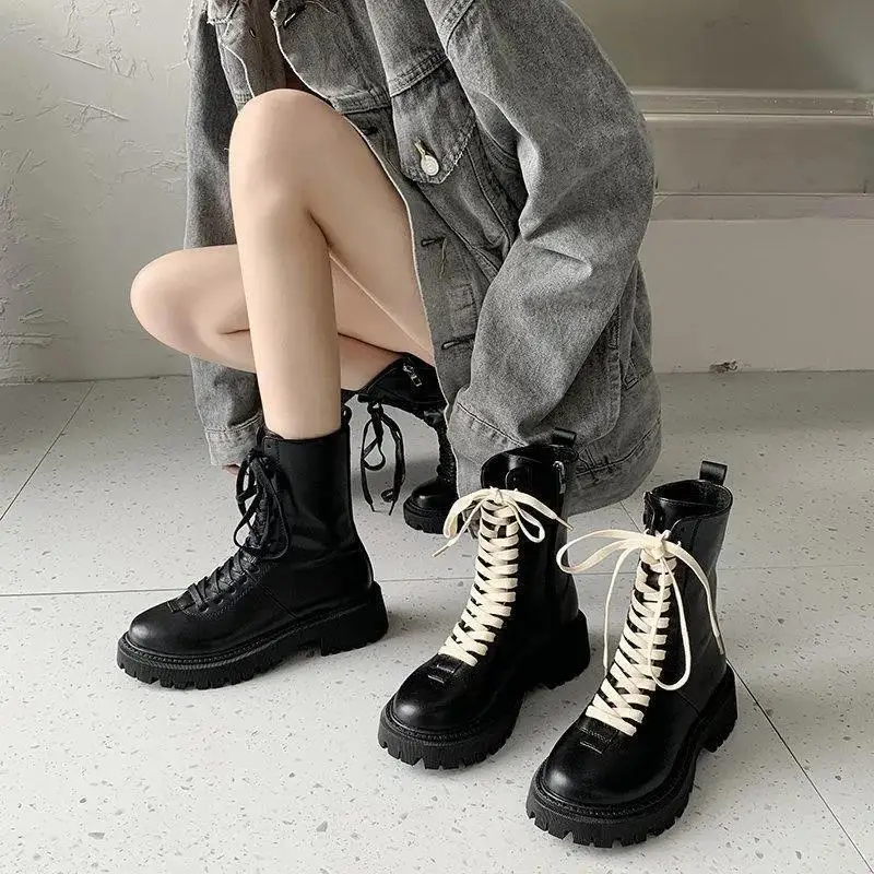 Women's Platform Martin Boots British Style 2 Colors Black Shoelace Zipper and Punk Girl Streetwear Winter Plush Shoes Fashion
Women's Platform Martin Boots British Style 2 Colors Black Shoelace Zipper and Punk Girl Streetwear Winter Plush Shoes Fashion