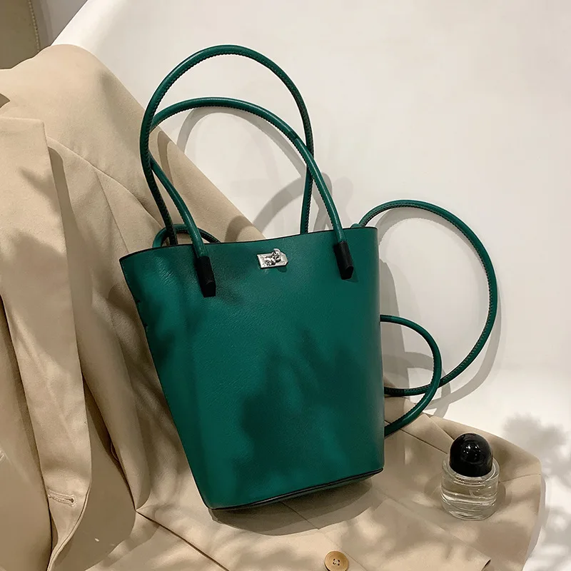 Bucket Bag Large Capacity Women's Bag 2022 New Luxury Hand Bag Fashion Crossbody Bag High Quality Handbags And Purse Bolsa
Bucket Bag Large Capacity Women's Bag 2022 New Luxury Hand Bag Fashion Crossbody Bag High Quality Handbags And Purse Bolsa