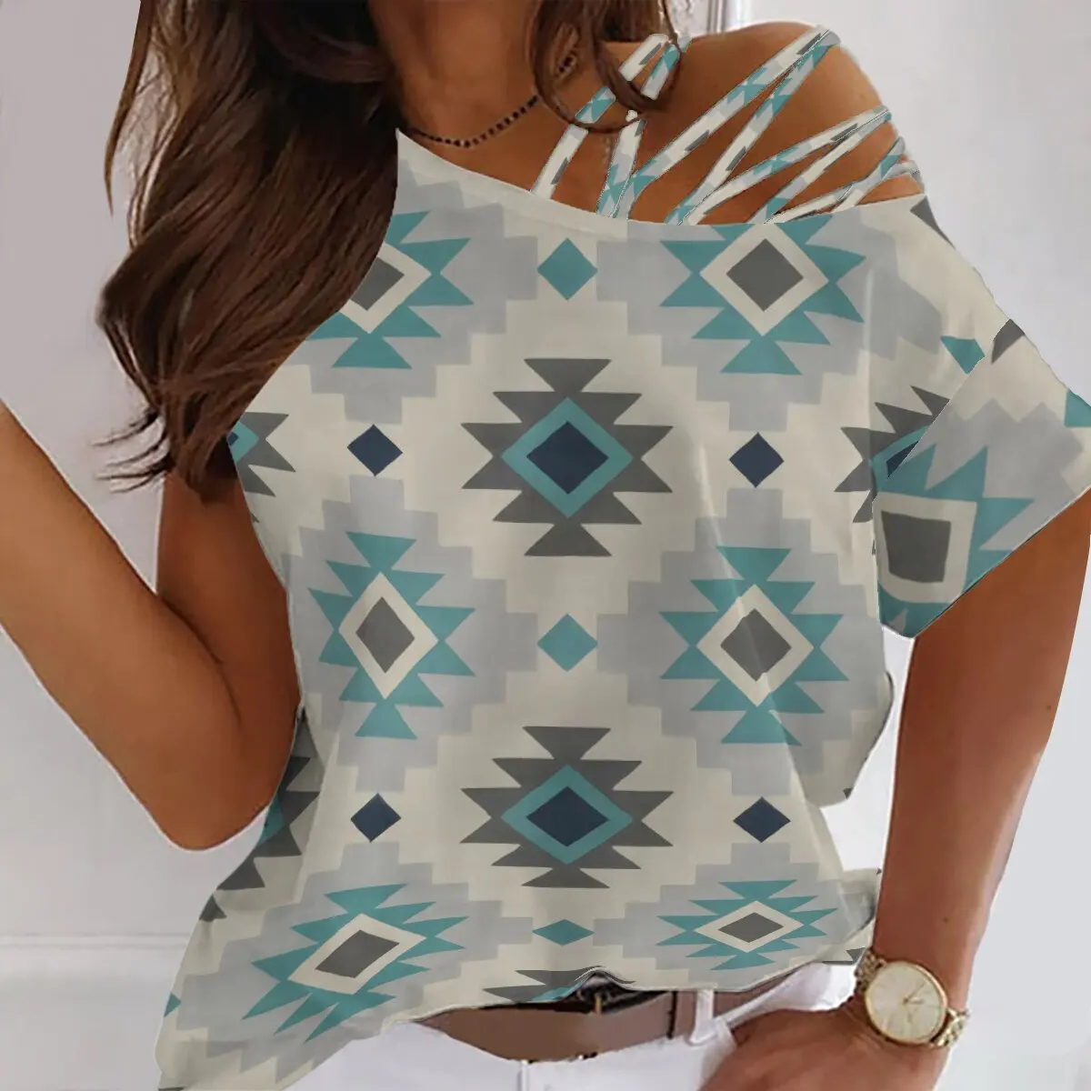 Женский летний топ с открытыми плечами и коротким рукавом
Женский летний топ с открытыми плечами и коротким рукавом