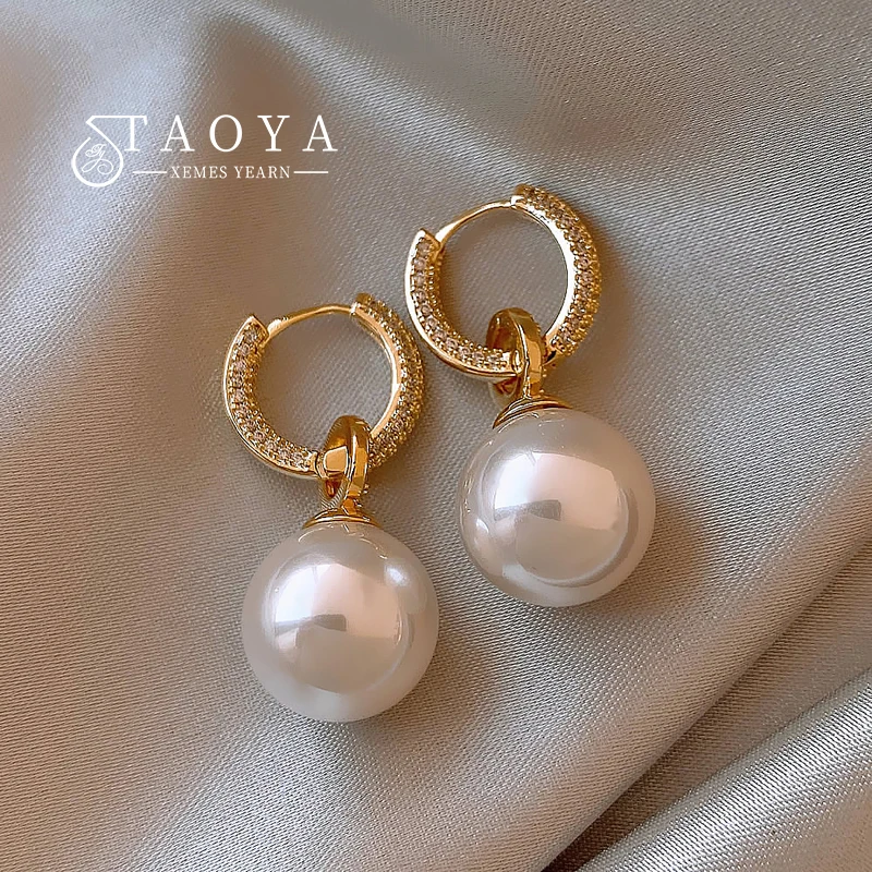 High-grade Bright Imitation Pearl Pendant With Micro-set Zircon Earrings For Womens Fashion Exquisite Jewelry Luxury Accessories
High-grade Bright Imitation Pearl Pendant With Micro-set Zircon Earrings For Womens Fashion Exquisite Jewelry Luxury Accessories