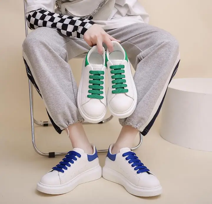 Men Shoes Solid White Black Women Leather Low Sneakers Outdoor Sports Breathable Children's Fashion Skateboarding Shoes 2022
Men Shoes Solid White Black Women Leather Low Sneakers Outdoor Sports Breathable Children's Fashion Skateboarding Shoes 2022