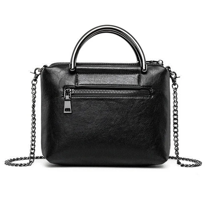 

Дизайнерская Женская мини-сумка с заклепками Rock, модная дамская сумочка на плечо с цепочкой и кисточкой, черная сумка через плечо с клапаном...