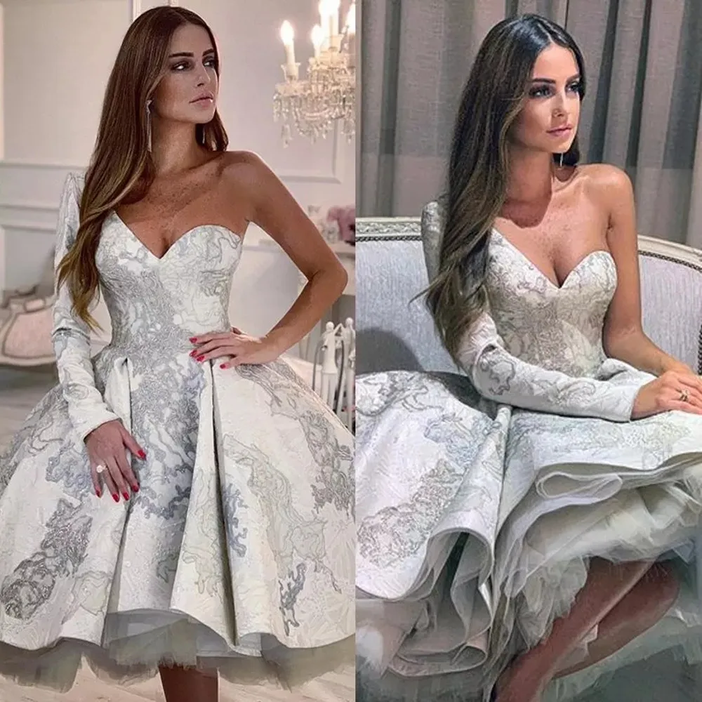 Charming Sweetheart Prom Dress 2022 New Arrival One-Shoulder A-Line Tulle Prom Gown Knee Length Evening Party Gowns
Charming Sweetheart Prom Dress 2022 New Arrival One-Shoulder A-Line Tulle Prom Gown Knee Length Evening Party Gowns