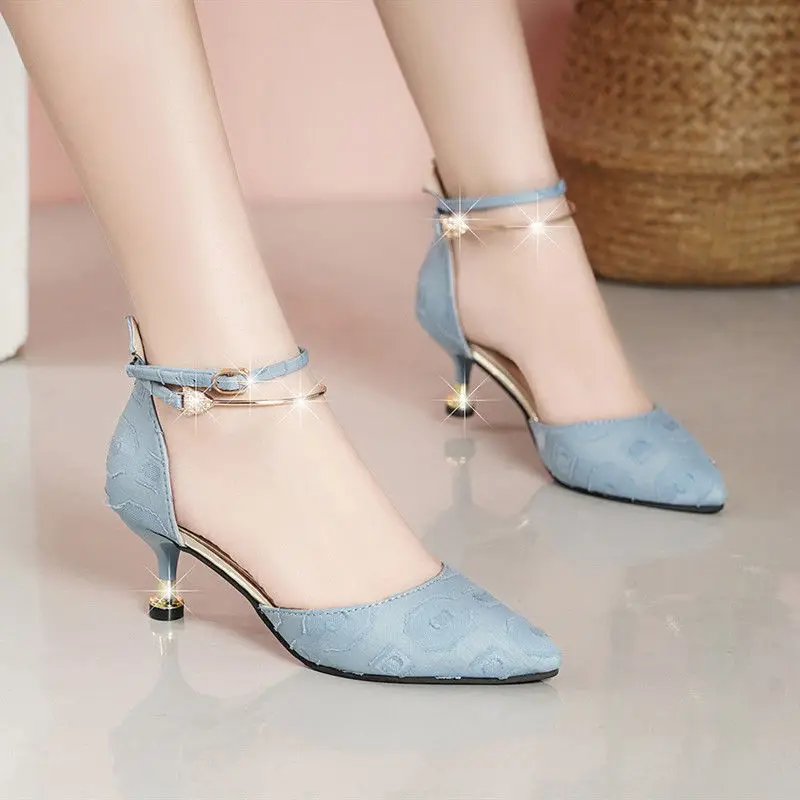 Ladies high heels sexy, comfortable and slippery Ladies nightclub blue low heel office shoes zapatos
Ladies high heels sexy, comfortable and slippery Ladies nightclub blue low heel office shoes zapatos