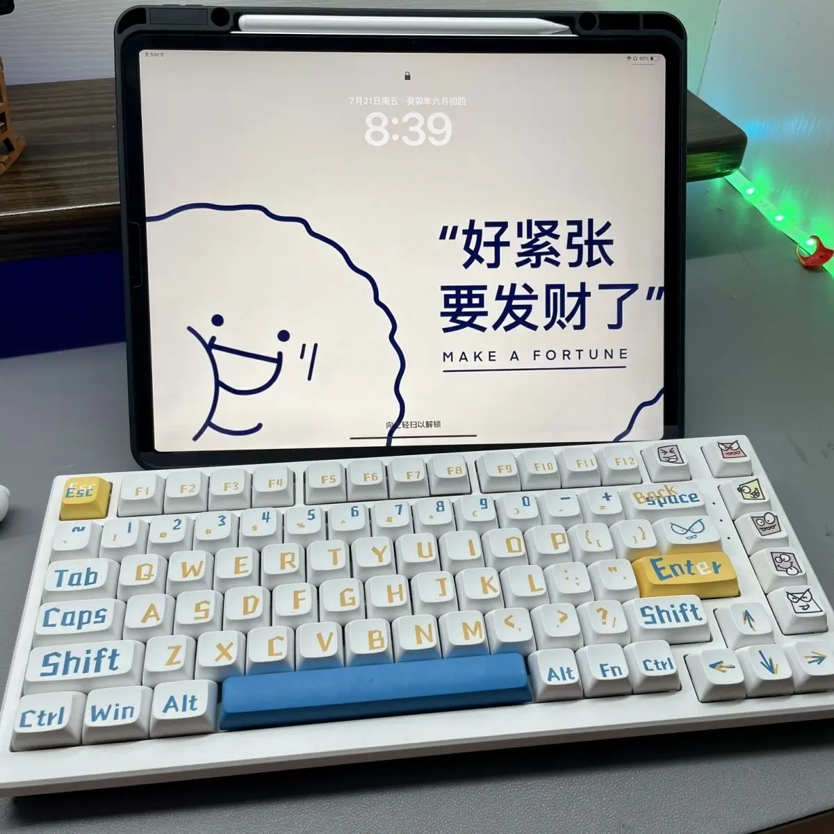 Key cap XDA Height PBT Thermal sublimation personality print color key cap does not include keyboard adaptation 87/104/108 keys
Key cap XDA Height PBT Thermal sublimation personality print color key cap does not include keyboard adaptation 87/104/108 keys