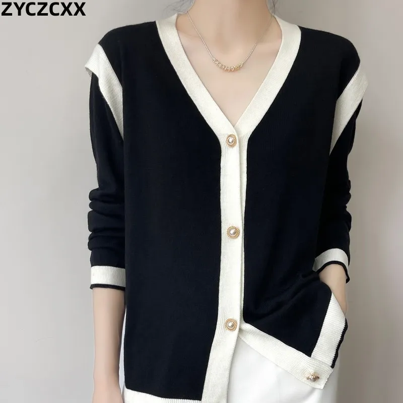 ZYCZCXX 100% Pure Wool Japanese Cardigan Women's Black And White V-neck Pearl Button Sweater 2023 Spring And Autumn New Sweater.
ZYCZCXX 100% Pure Wool Japanese Cardigan Women's Black And White V-neck Pearl Button Sweater 2023 Spring And Autumn New Sweater.