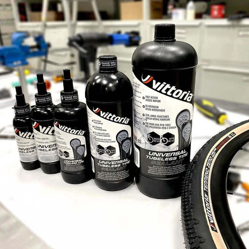 Vittoria Bicycle Tubeless Tyre Sealant Tool Road/MTB Tire Sealant Sealing Machine Protection Puncture Bicycle Tire Repair Fluid
Vittoria Bicycle Tubeless Tyre Sealant Tool Road/MTB Tire Sealant Sealing Machine Protection Puncture Bicycle Tire Repair Fluid