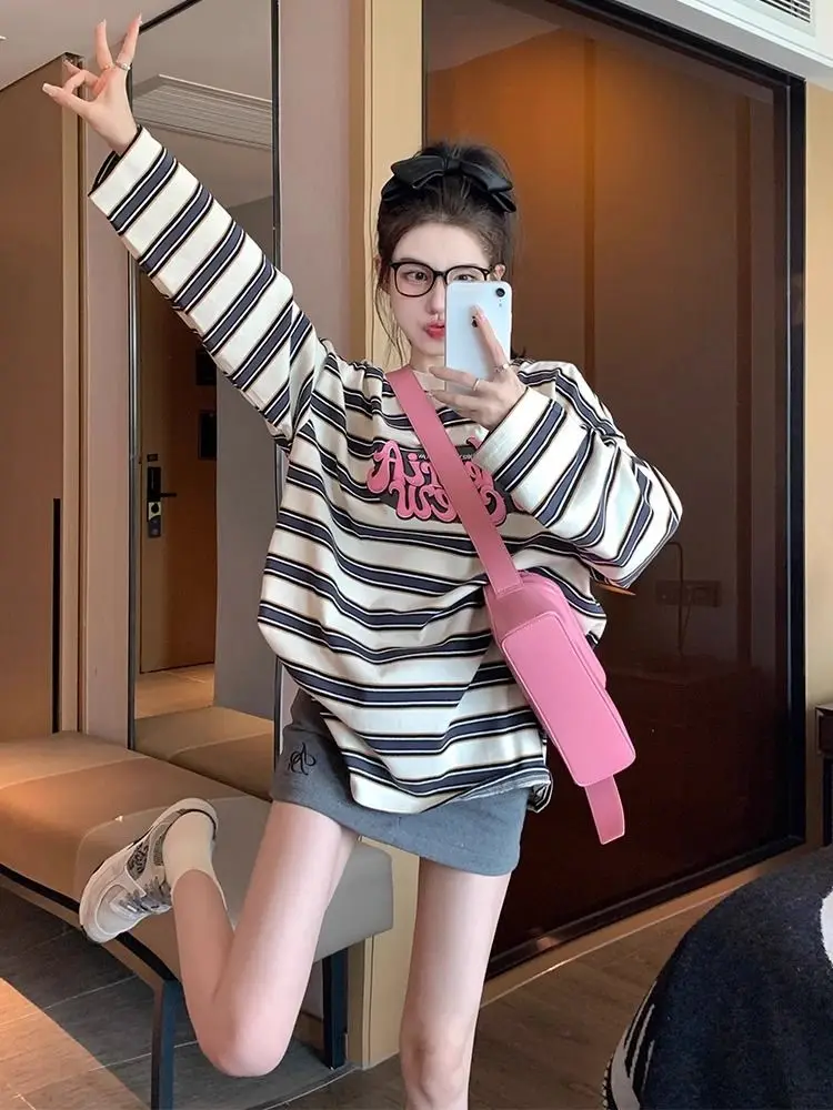 Deeptown Korean Style Letter Striped T-shirts Women Sweet Harajuku Long Sleeve Tees Kpop Streetwear Oversized Loose Tops Autumn
Deeptown Korean Style Letter Striped T-shirts Women Sweet Harajuku Long Sleeve Tees Kpop Streetwear Oversized Loose Tops Autumn