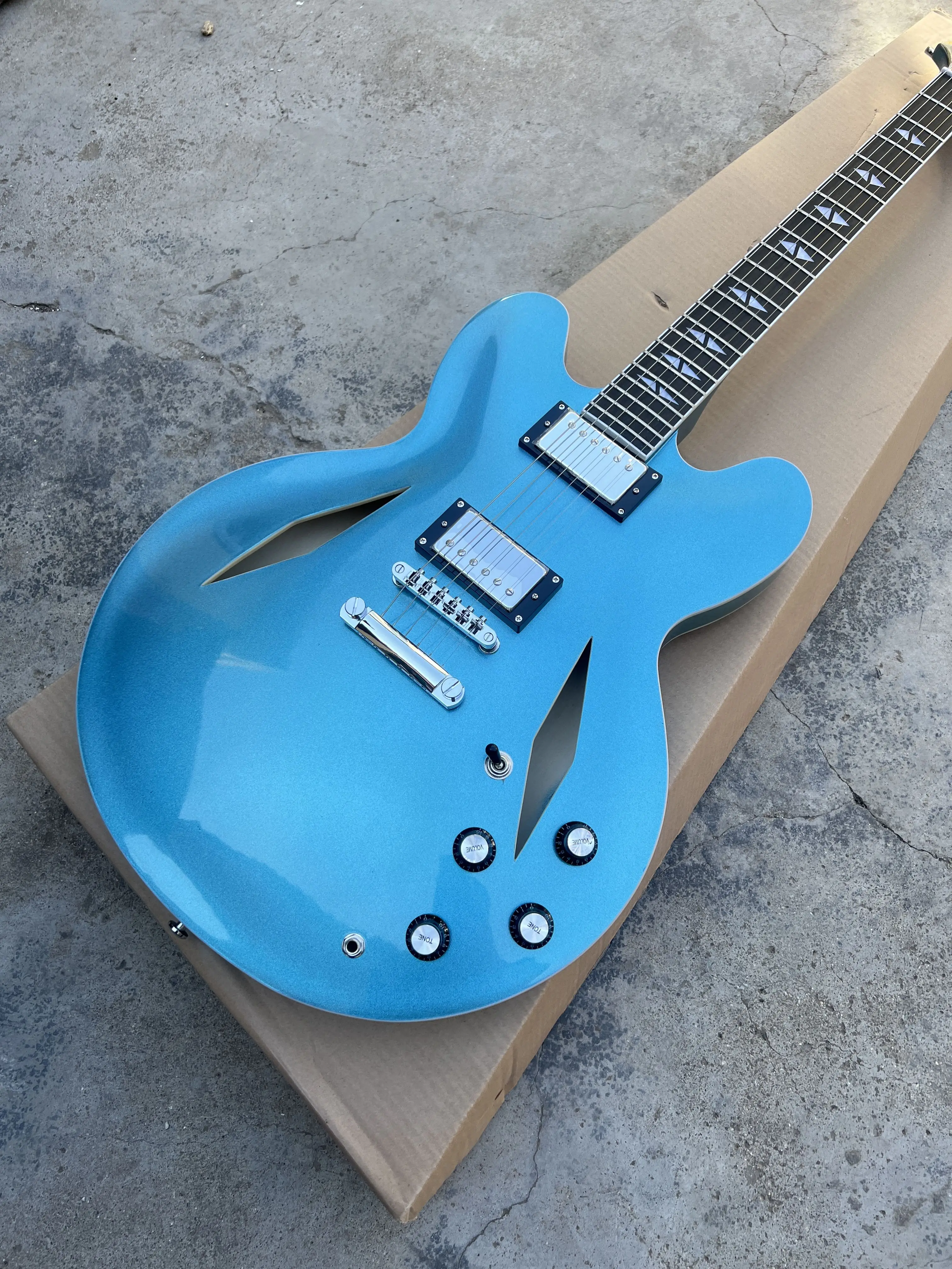 

Lvybest New Arrival DG Guitar Custom Inspired Dave Signature DG 335 In Blue Metallic Electric Guitar