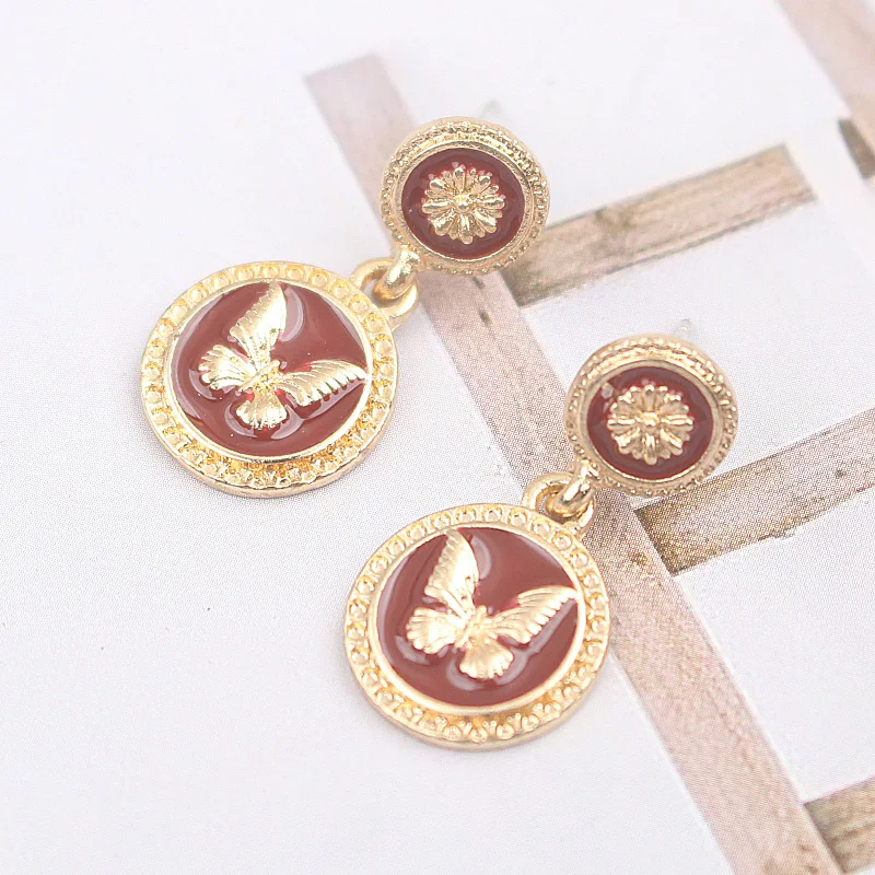 Wine Red Butterfly Drop Earrings for Female Sunflower Top Round Pieces Pendants Retro Enamel Women's Earrings Night Party Gifts
Wine Red Butterfly Drop Earrings for Female Sunflower Top Round Pieces Pendants Retro Enamel Women's Earrings Night Party Gifts