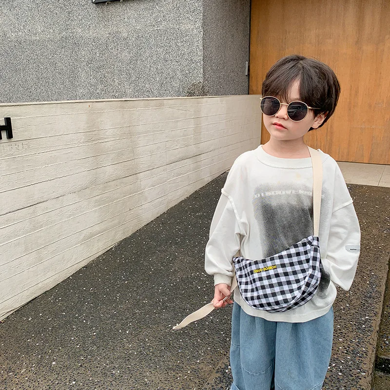 New Fashion High-quality Niche Design Sense Korean Children's Shoulder Bag Casual Messenger Bag Fashion Baby Underarm Bag
New Fashion High-quality Niche Design Sense Korean Children's Shoulder Bag Casual Messenger Bag Fashion Baby Underarm Bag