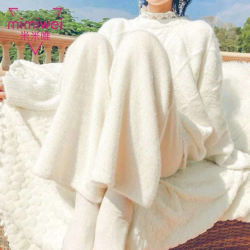 Wide leg pants women's thickened warm imitation mink velvet wide leg pants women's 2022 autumn and winter high waist hanging
Wide leg pants women's thickened warm imitation mink velvet wide leg pants women's 2022 autumn and winter high waist hanging