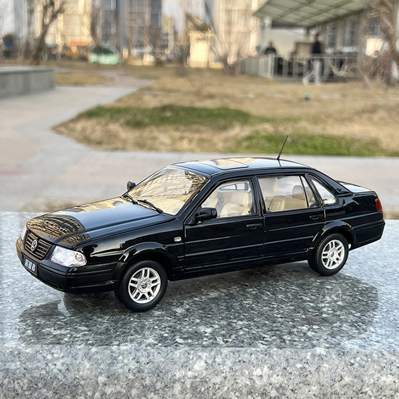 Оригинальный 1:18 VW SANTANA 3000 сплав автомобиль статическая высокая модель металлические модели автомобилей для коллекционирования подарок
Оригинальный 1:18 VW SANTANA 3000 сплав автомобиль статическая высокая модель металлические модели автомобилей для коллекционирования подарок