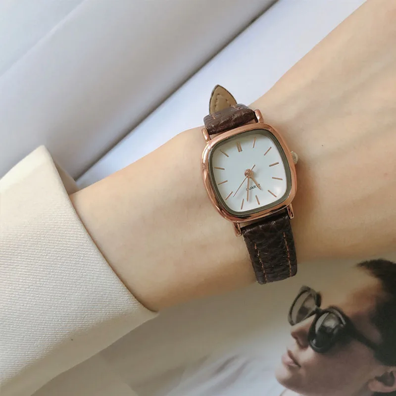 Watch For Women RETRO Watches Luxury Brand Reloj Mujer Luxury Square plate belt art minority fashion quartz watch
Watch For Women RETRO Watches Luxury Brand Reloj Mujer Luxury Square plate belt art minority fashion quartz watch