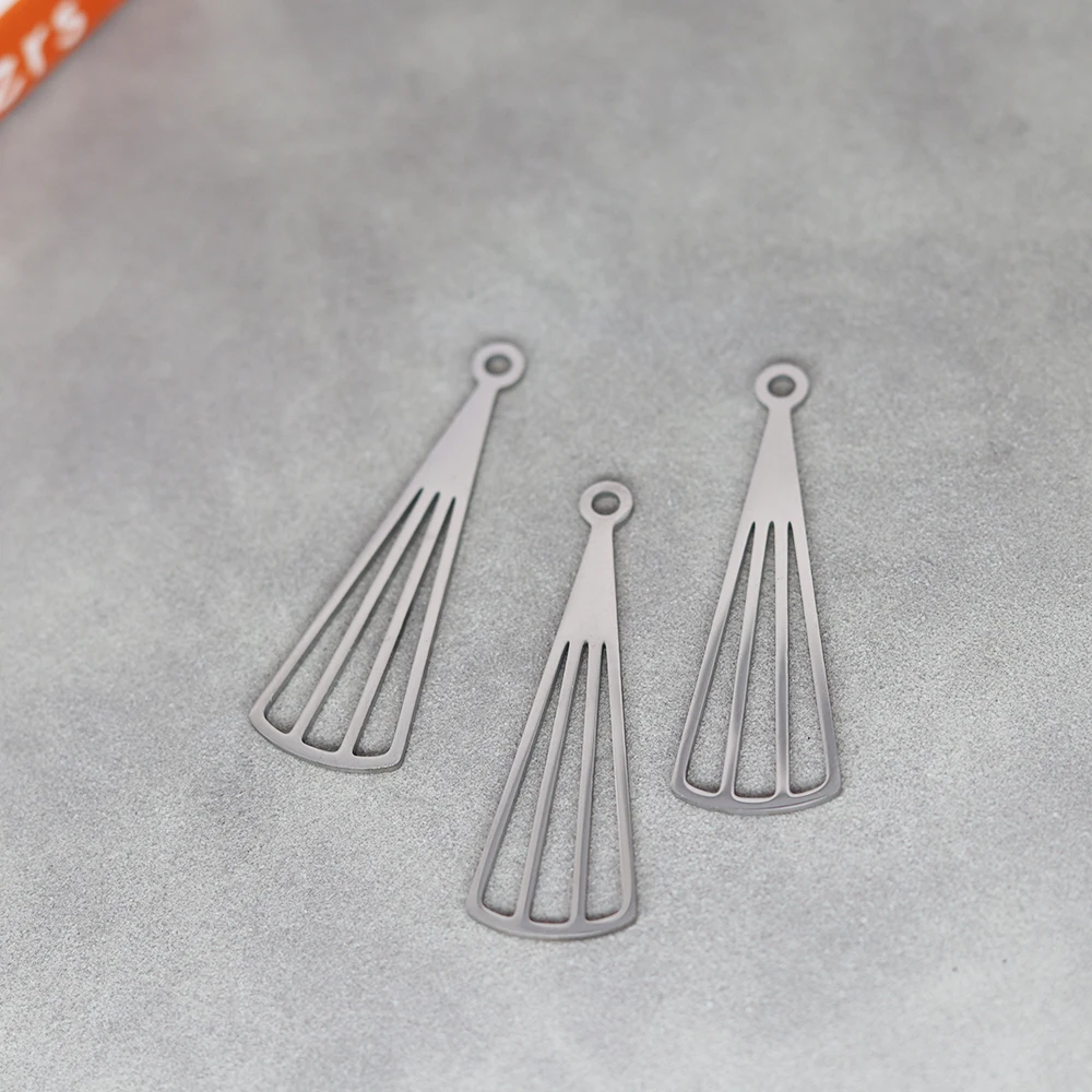 3pcs/Lot Stainless Steel Hollow Fans Shape Pendant Accessories For Jewelry Making Fashion Necklaces Bracelet
3pcs/Lot Stainless Steel Hollow Fans Shape Pendant Accessories For Jewelry Making Fashion Necklaces Bracelet