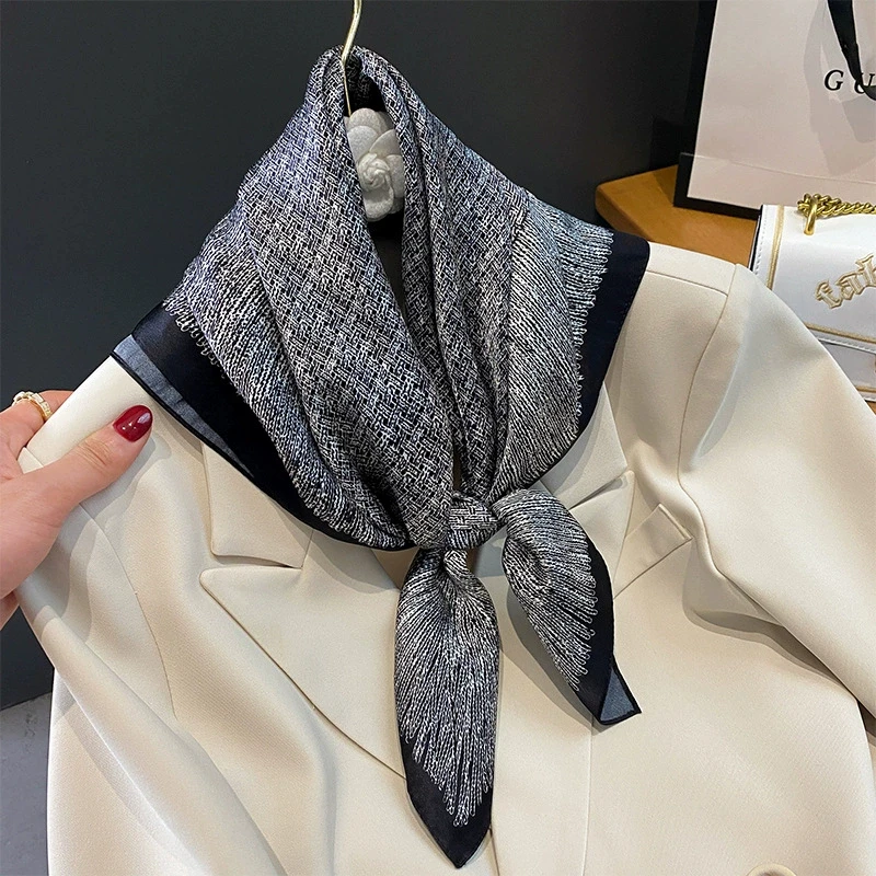 Print Kerchief Popular 70X70CM Silk Scarves Four Seasons Square Headcloth Fashion Sunscreen Small Scarf 2022 New Lattice Shawls
Print Kerchief Popular 70X70CM Silk Scarves Four Seasons Square Headcloth Fashion Sunscreen Small Scarf 2022 New Lattice Shawls
