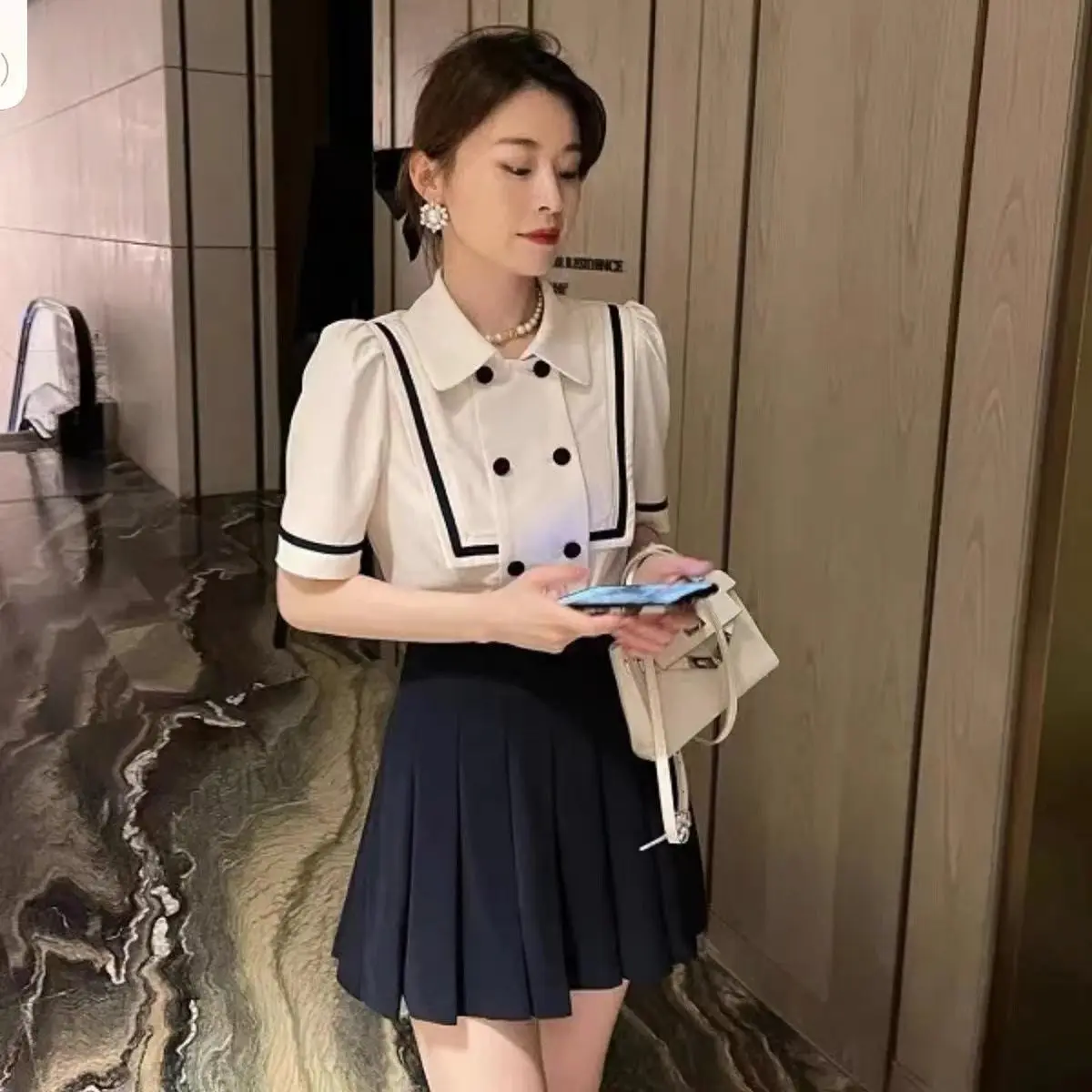 Women 2022 Summer New Preppy Style Suit Skirt Female Short-sleeve Shirt + High Waist Pleated Skirt Two-piece Fashion Sets I39
Women 2022 Summer New Preppy Style Suit Skirt Female Short-sleeve Shirt + High Waist Pleated Skirt Two-piece Fashion Sets I39