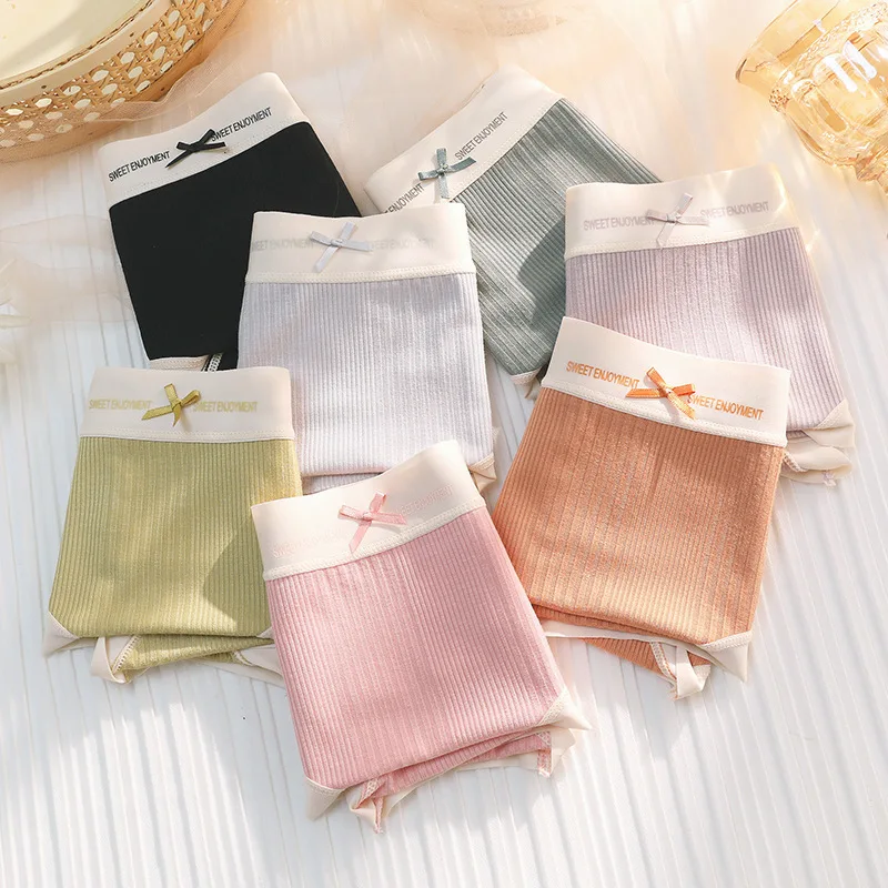 JUNEFOXWomen's large size panties summer thin stitching cotton girls triangle panties breathable solid color seamless panties
JUNEFOXWomen's large size panties summer thin stitching cotton girls triangle panties breathable solid color seamless panties