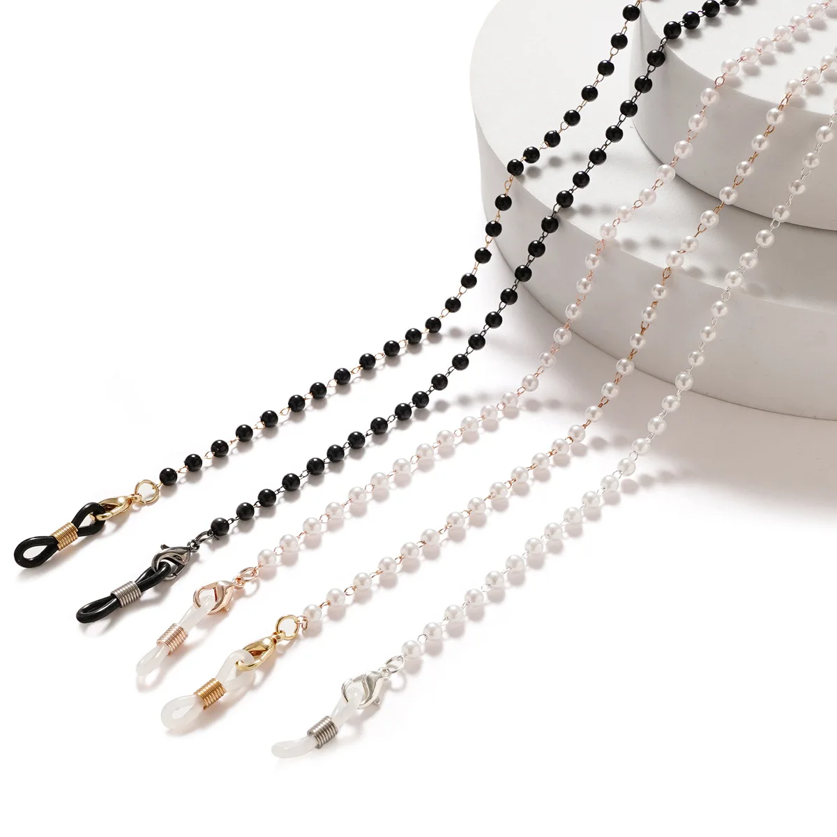 2022 Fashion Pearl Beaded Glasses Chain for Women Beads Eyeglasses Cords Sunglasses Strap Elegant Women Eyeglass Accessories 
2022 Fashion Pearl Beaded Glasses Chain for Women Beads Eyeglasses Cords Sunglasses Strap Elegant Women Eyeglass Accessories