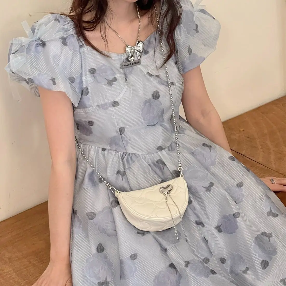 Mini Chain Bag for Women PU Leather Half Moon Shoulder Crossbody Girls Handbags Crossbody Fashion Ladies Purse and Handbag
Mini Chain Bag for Women PU Leather Half Moon Shoulder Crossbody Girls Handbags Crossbody Fashion Ladies Purse and Handbag