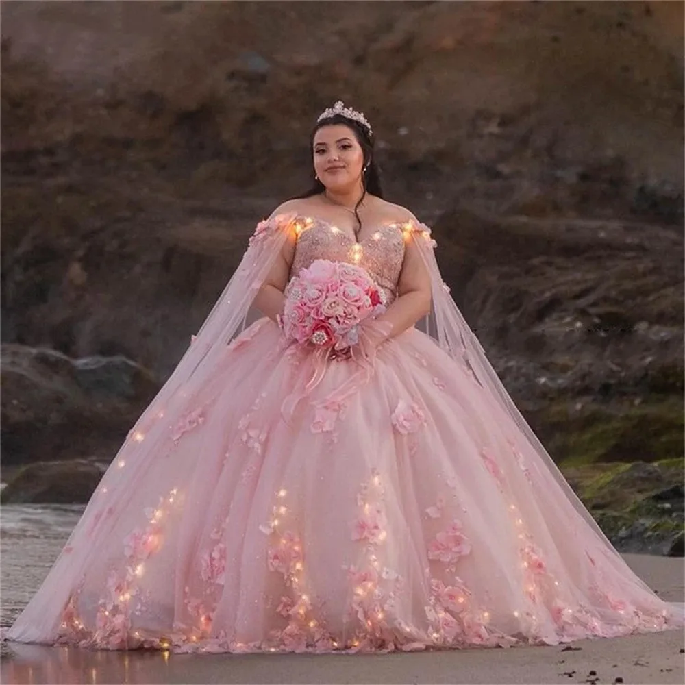 Charming Light Pink Off The Shoulder Ball Gown Beaded 3D Flowers Quinceanera Dress With Cape Princess Corset Vestidos De 15 Año
Charming Light Pink Off The Shoulder Ball Gown Beaded 3D Flowers Quinceanera Dress With Cape Princess Corset Vestidos De 15 Año