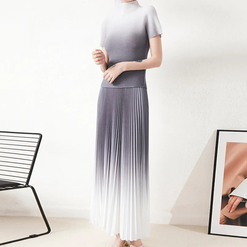 Miyake Pleated Gradient Suit Women's 2022 Summer New Design Sense Fashion Slim Top Pleated Skirt Two-Piece Women's Clothing
Miyake Pleated Gradient Suit Women's 2022 Summer New Design Sense Fashion Slim Top Pleated Skirt Two-Piece Women's Clothing