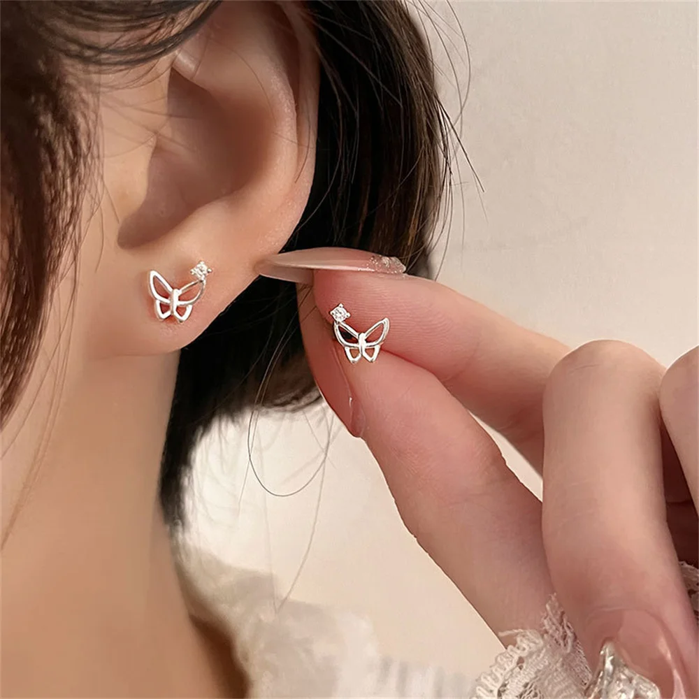 Butterfly Zircon Earrings For Girls Design Sense 2023 New Quality Small And Exquisite Earrings Luxury Trendy Jewelry
Butterfly Zircon Earrings For Girls Design Sense 2023 New Quality Small And Exquisite Earrings Luxury Trendy Jewelry