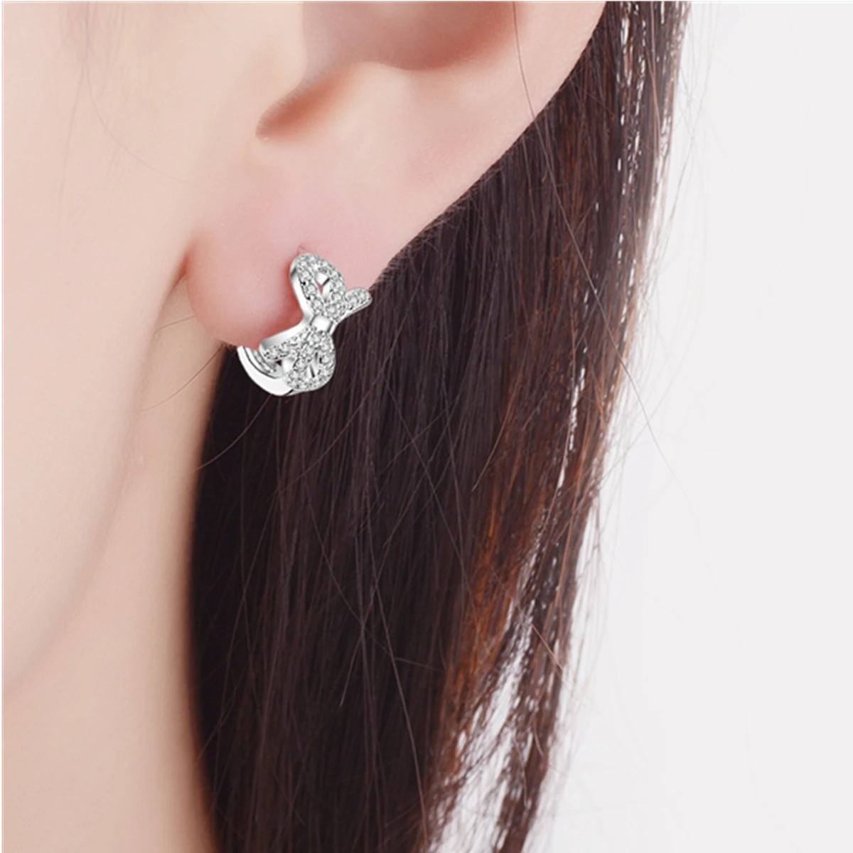 For Women Argent Butterfly Pattern Earrings Fashion Female Style Ear Lady Ol Versatile Metal Accessories
For Women Argent Butterfly Pattern Earrings Fashion Female Style Ear Lady Ol Versatile Metal Accessories