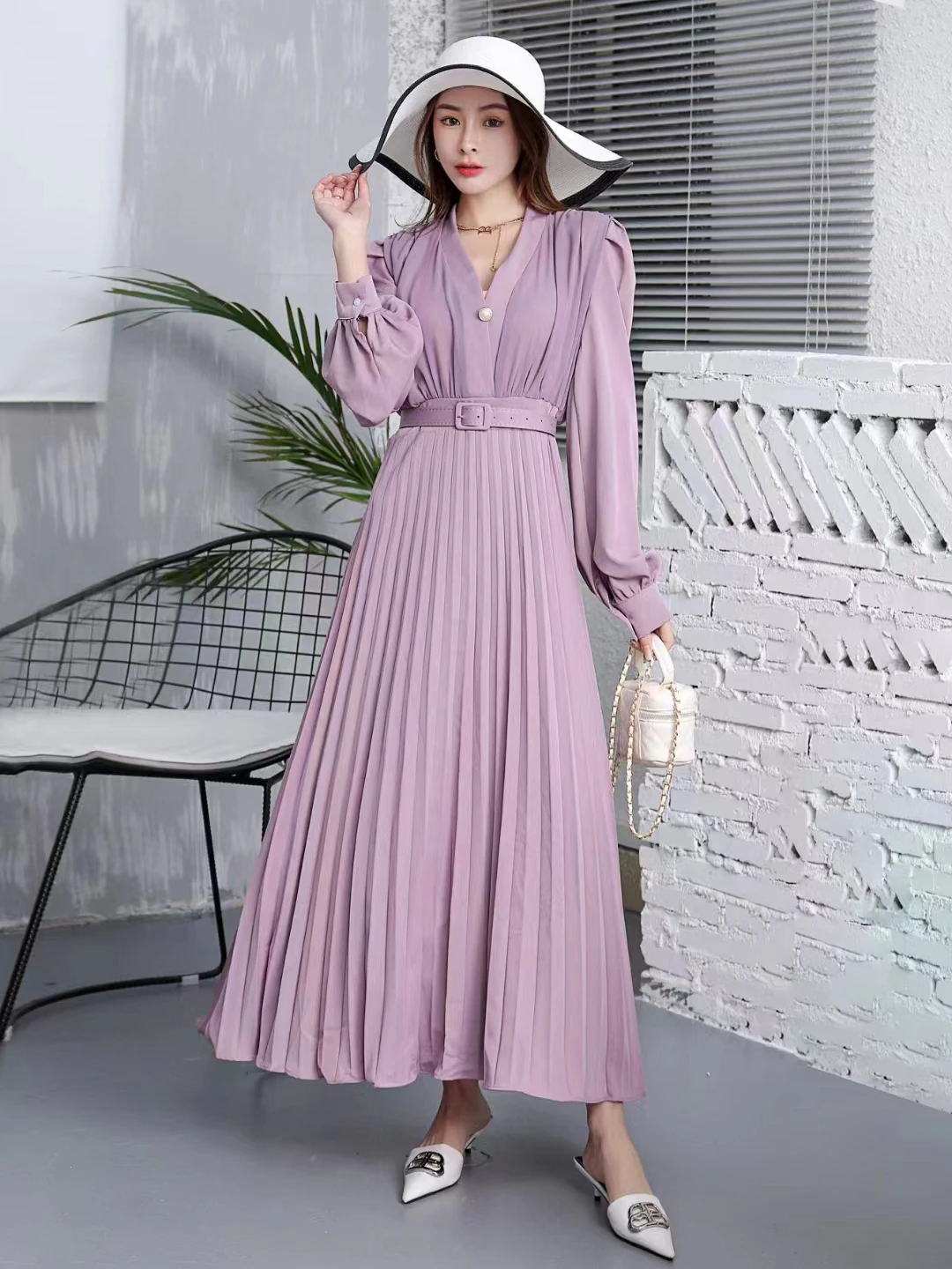 2023 New Spring Autumn Women V-Neck Long Sleeve Belt Slim Long Dress Elegant Pleated Big Hem Homecoming Dresses
2023 New Spring Autumn Women V-Neck Long Sleeve Belt Slim Long Dress Elegant Pleated Big Hem Homecoming Dresses