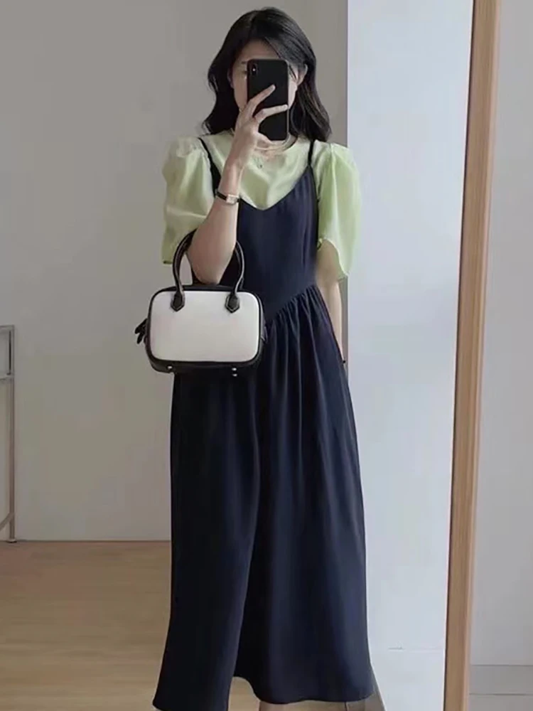 Dress Suit Korean Chic Summer Temperament Round Neck Loose Puff Sleeve Shirt + V Neck Pleated Waist Pocket Suspender Dress
Dress Suit Korean Chic Summer Temperament Round Neck Loose Puff Sleeve Shirt + V Neck Pleated Waist Pocket Suspender Dress