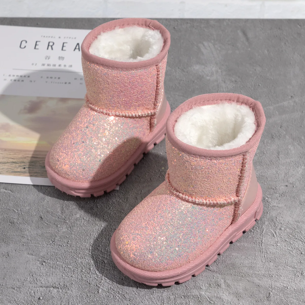 2023 Winter Kids Girls Pink Sequin Snow Boots Thickened Outdoor Cotton Shoes Rubber Sole Anti Slip Shoes Children High Top Boots
2023 Winter Kids Girls Pink Sequin Snow Boots Thickened Outdoor Cotton Shoes Rubber Sole Anti Slip Shoes Children High Top Boots