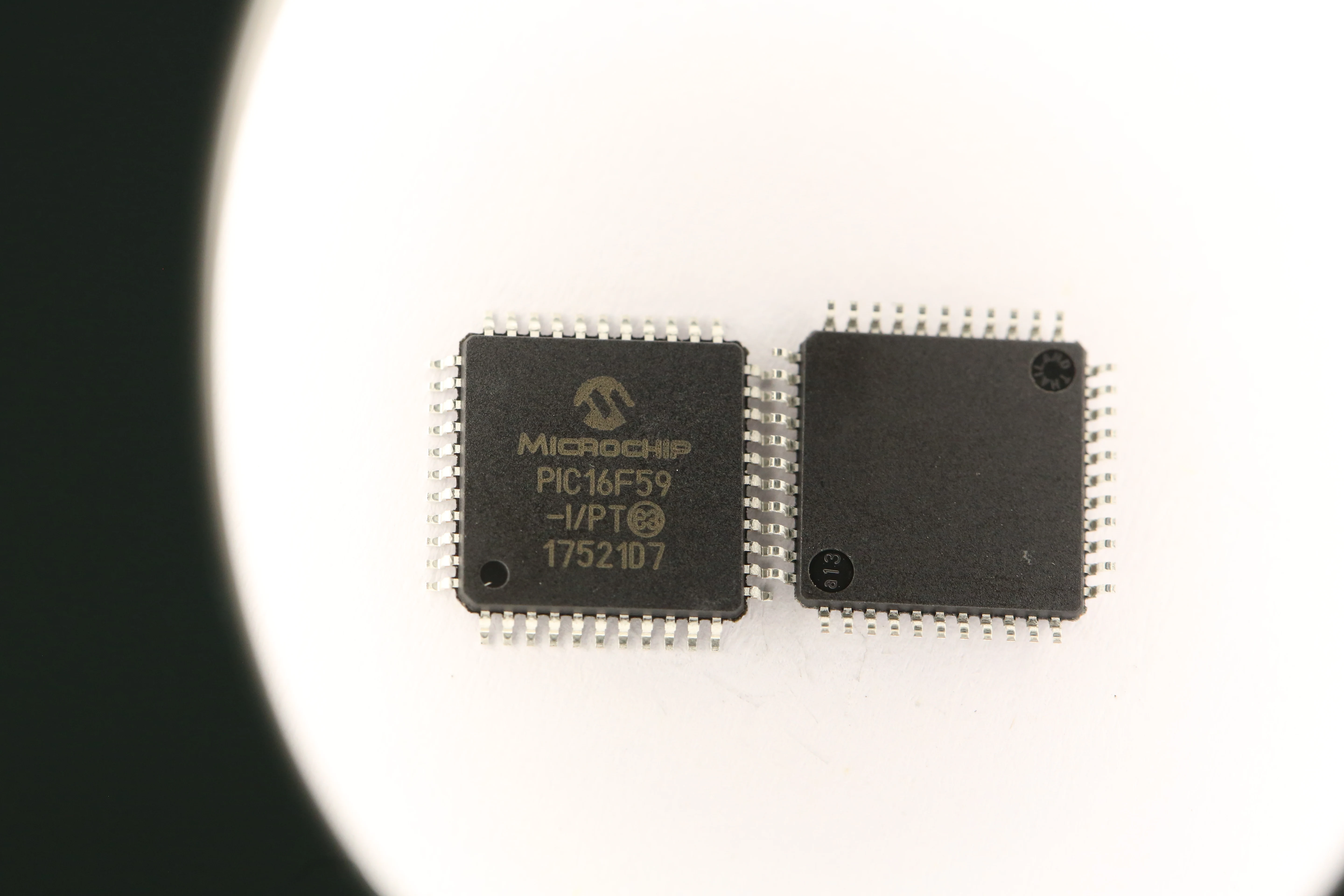 Микросхема 100PCS PIC16F59-I/PT 17521D7 
Микросхема 100PCS PIC16F59-I/PT 17521D7