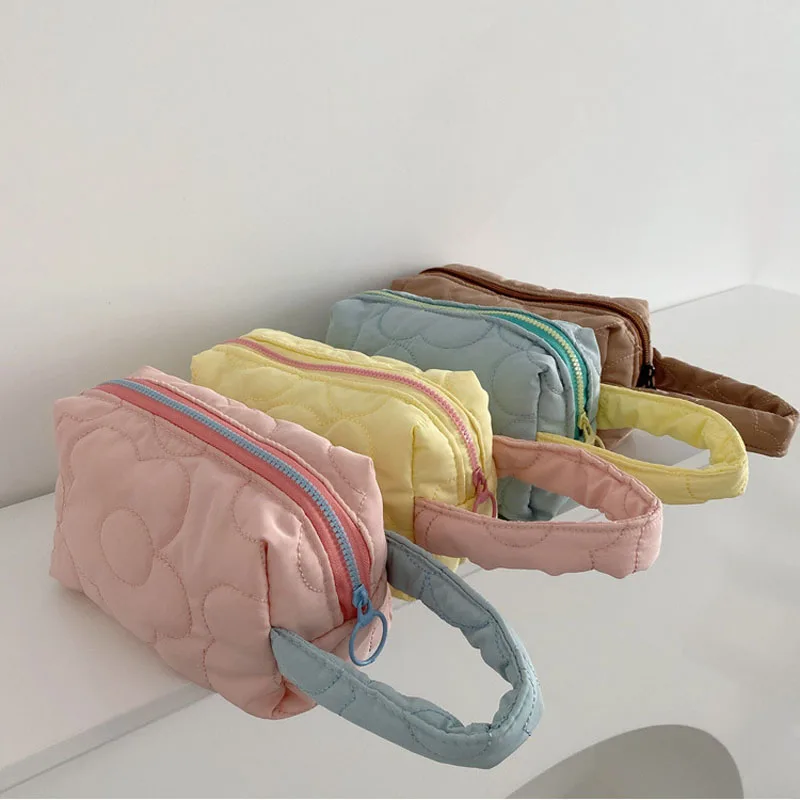 Portable Solid Color Travel Women's Cosmetics Bags Flower Lipstick Storage Pouch Polyester Zipper Makeup Wash Bags For Female
Portable Solid Color Travel Women's Cosmetics Bags Flower Lipstick Storage Pouch Polyester Zipper Makeup Wash Bags For Female