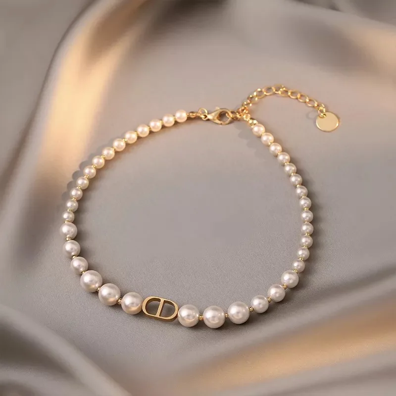 Pearl Necklace Light Luxury Design Sense Ins Dinner Necklace Splicing Fashion Necklace Designer Jewelry For Women Choker Chains
Pearl Necklace Light Luxury Design Sense Ins Dinner Necklace Splicing Fashion Necklace Designer Jewelry For Women Choker Chains