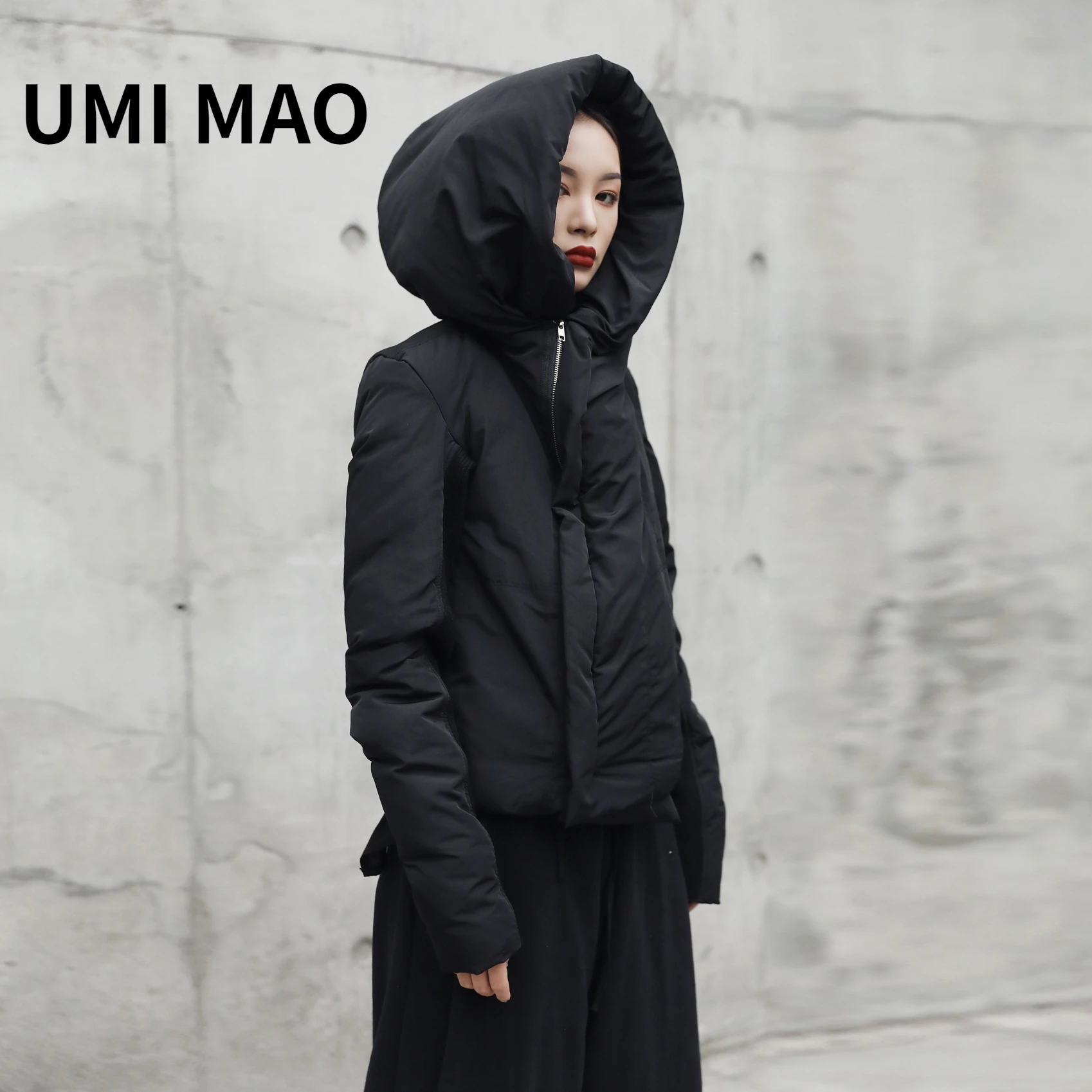 UMI MAO Yamamoto Dark Designer Winter New Witcher Hat Short Casual Warm Cotton Padded Goth Jacket Women Femme Y2K
UMI MAO Yamamoto Dark Designer Winter New Witcher Hat Short Casual Warm Cotton Padded Goth Jacket Women Femme Y2K