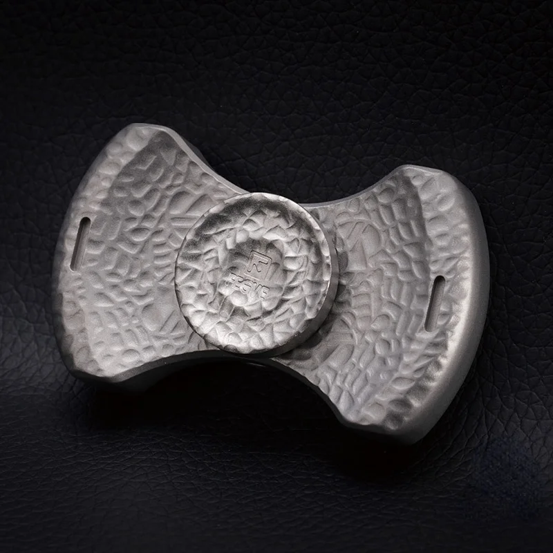 Two-Page Hand Toy Gyro Fan-Shaped Meteorite Pattern Fingertip Gyro Two-Leaf Titanium Alloy Adult Toy Decompression EDC
Two-Page Hand Toy Gyro Fan-Shaped Meteorite Pattern Fingertip Gyro Two-Leaf Titanium Alloy Adult Toy Decompression EDC