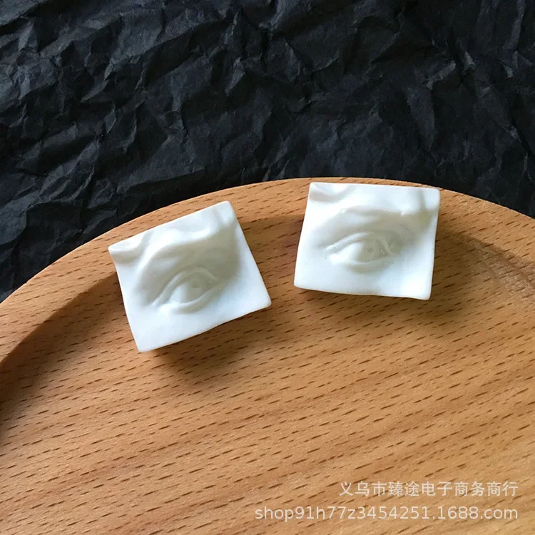 Абстрактные кабошоны из смолы 5 шт.
Абстрактные кабошоны из смолы 5 шт.