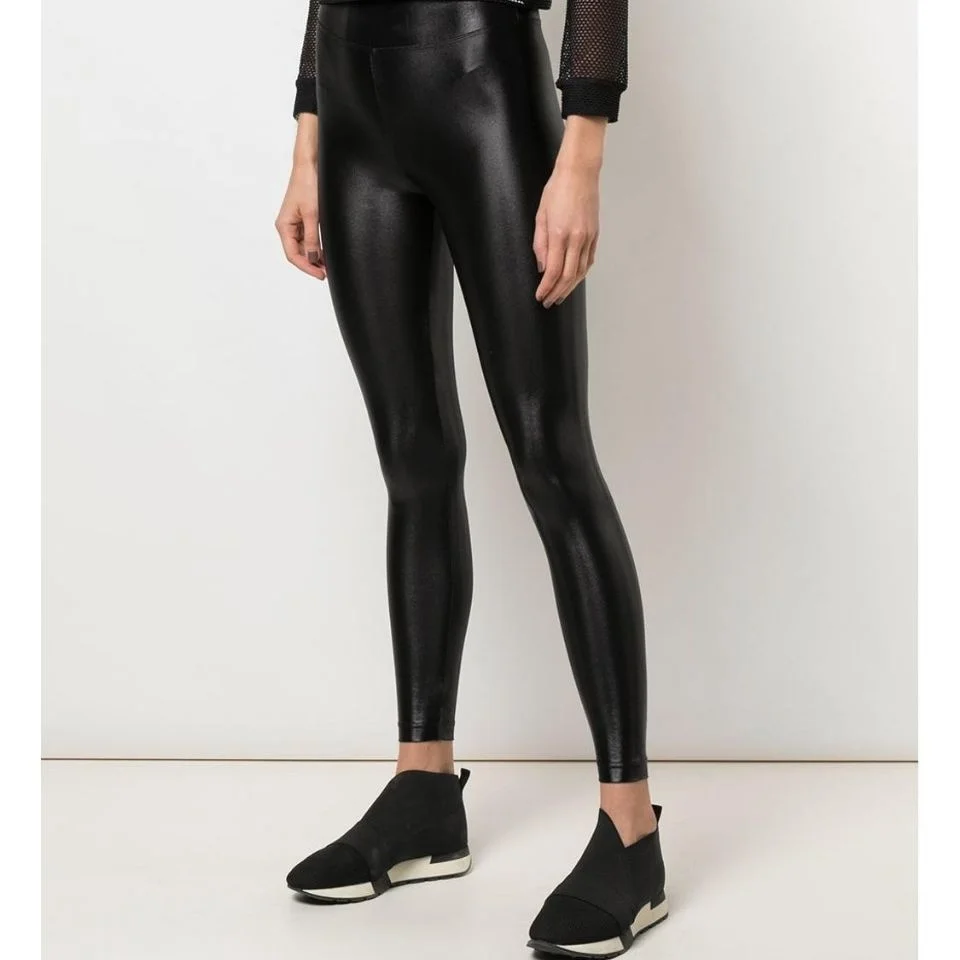 Glossy black pu leather pants high waist leggings Japanese sexy shiny sports yoga pants Women tight seamless trousers
Glossy black pu leather pants high waist leggings Japanese sexy shiny sports yoga pants Women tight seamless trousers