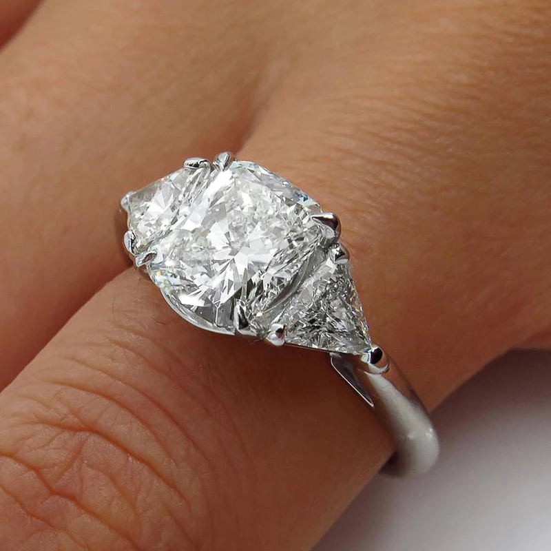 New Trendy Silver Plated Engagement Rings For Women Shine Square Triangle CZ Stone Inlay Fashion Jewelry Wedding Party Gift Ring
New Trendy Silver Plated Engagement Rings For Women Shine Square Triangle CZ Stone Inlay Fashion Jewelry Wedding Party Gift Ring
