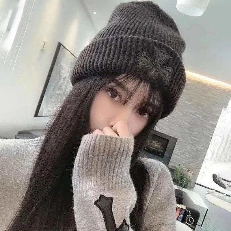 YUDX Cool Girl Autumn Winter Cross Embroidery Knitted Hats Women Korean Style Outdoor Vintage Elegant Women's Woolen Caps
YUDX Cool Girl Autumn Winter Cross Embroidery Knitted Hats Women Korean Style Outdoor Vintage Elegant Women's Woolen Caps